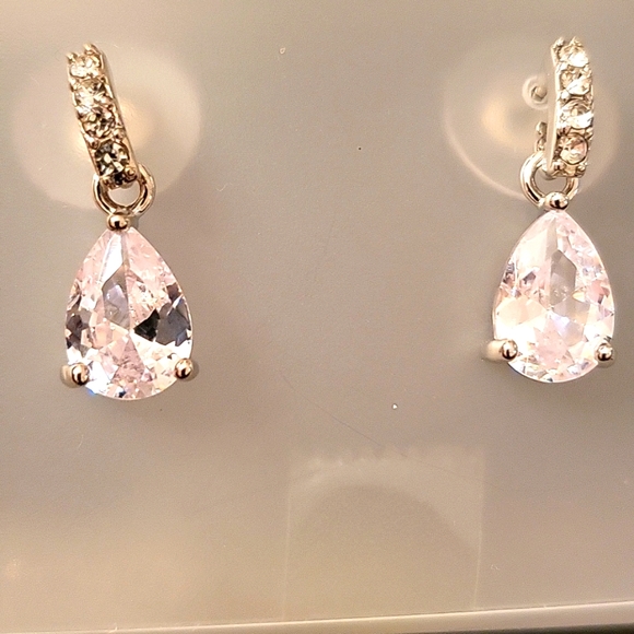 NEW Crystal Teardrop Necklace  & Earrings Set! - Picture 6 of 11